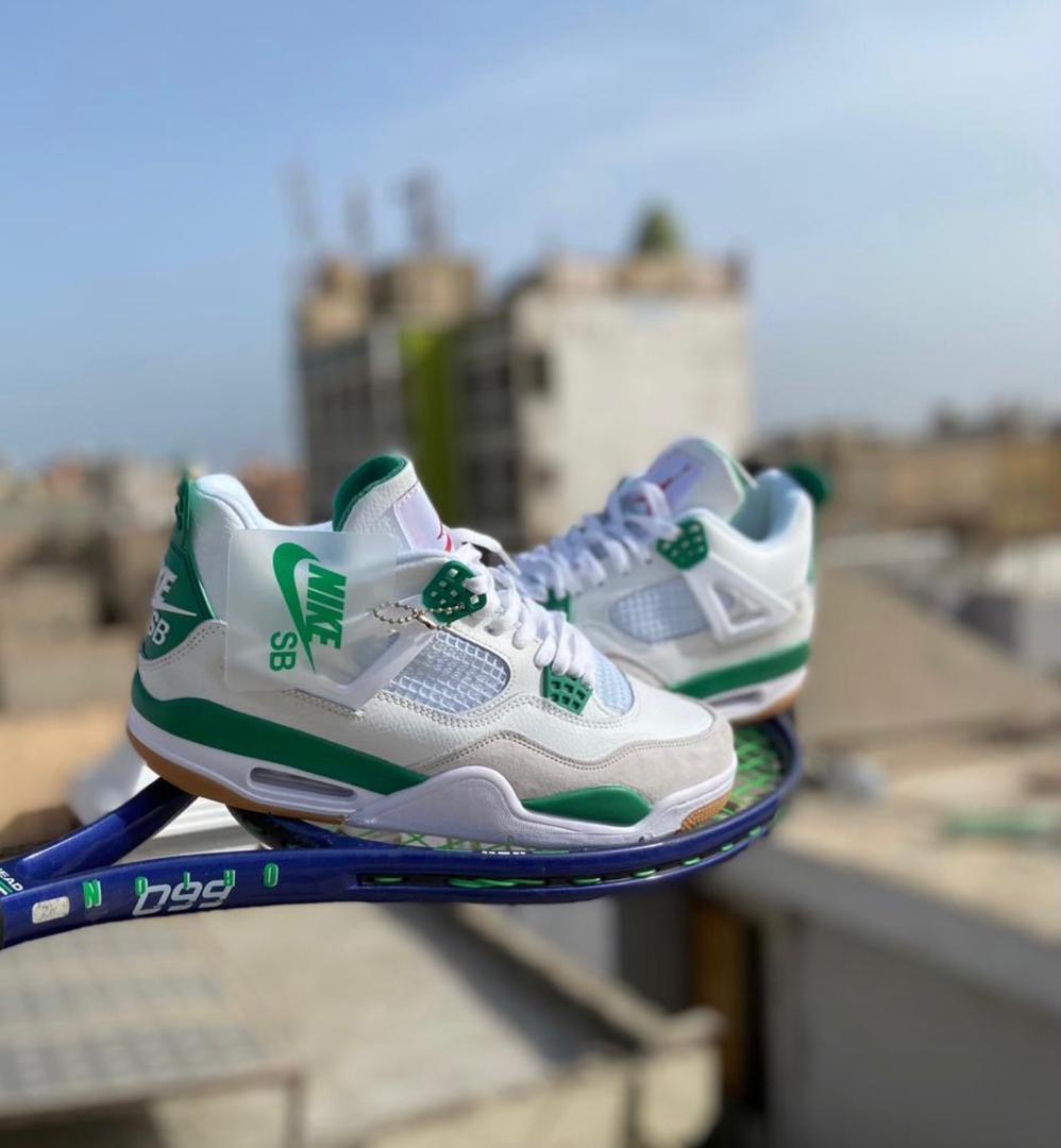 JORDAN 4 RETRO